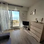 Apartment 1ere Ligne Avec Pkg Quartier Corniche *