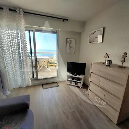 Apartment 1ere Ligne Avec Pkg Quartier Corniche *